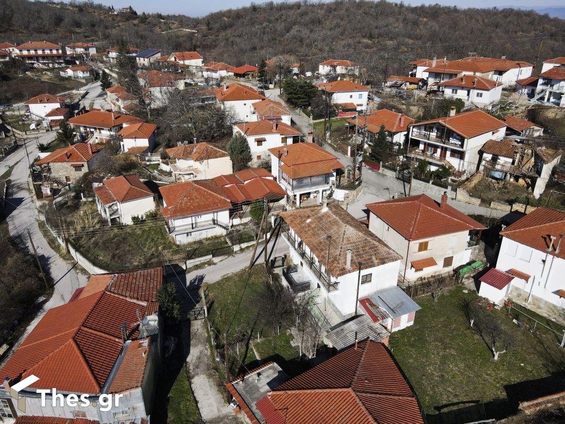 Βερτίσκος ορεινό χωριό Θεσσαλονίκη Δήμος Λαγκαδά πανοραμική από ψηλά φωτογραφία με drone