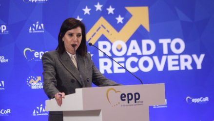Πρόστιμα 400.000 ευρώ στο ΥΠΕΣ και 40.000 ευρώ στην Ασημακοπούλου για τη διαρροή των μέιλ