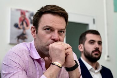 Στέφανος Κασσελάκης: «Απαράδεκτο αυτό που είδαμε στη Θεσσαλονίκη από παιδιά 13 και 14 χρονών» (ΒΙΝΤΕΟ)