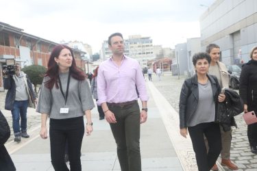 Θεσσαλονίκη: Ο Στέφανος Κασσελάκης απόλαυσε τη βόλτα του στους χώρους του Φεστιβάλ Κινηματογράφου