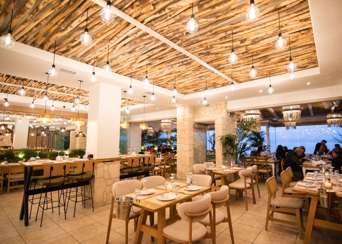Εστιατόριο Mourmoura Seafood Restaurant Πολύχρονο Χαλκιδική φαγητό παραλία Θάλασσα διακοπές καλοκαίρι 
