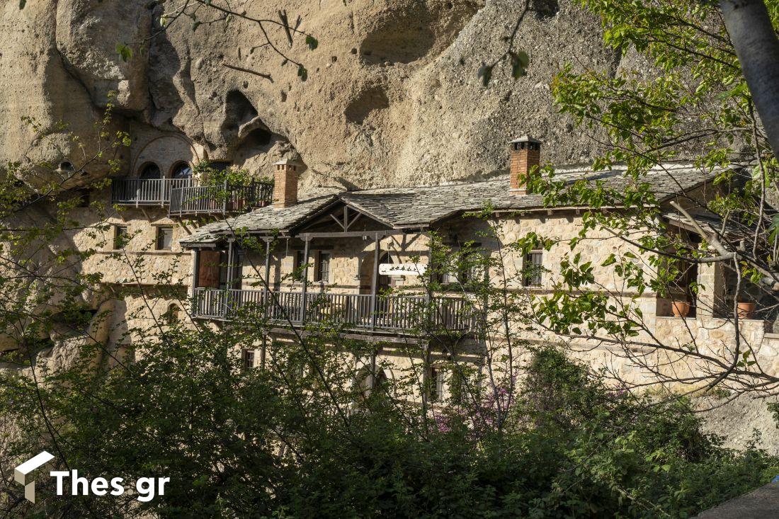 σκήτη του Αγίου Αντωνίου βράχος Πιξάρι Μετέωρα Meteora