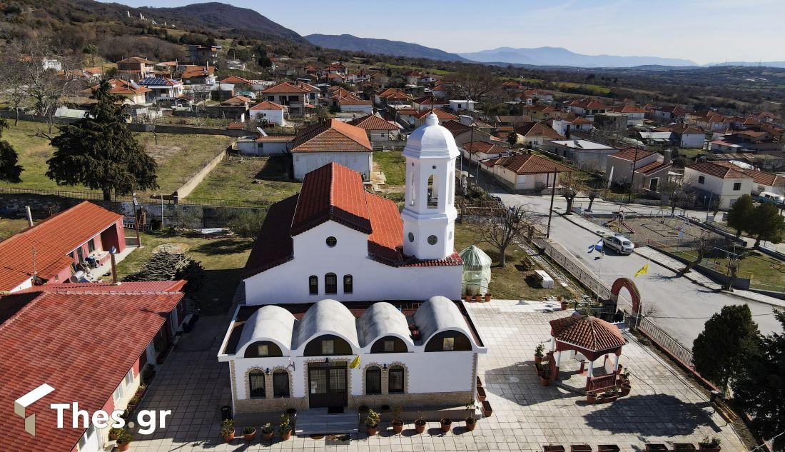 χωριό Αυγή Θεσσαλονίκη Νομός Θεσσαλονίκης Δήμος Λαγκαδά φωτογραφία από drone εκκλησία