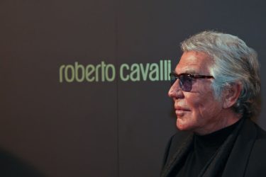 “Εφυγε” από τη ζωή ο σχεδιαστής μόδας Ρομπέρτο Καβάλι
