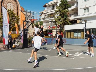 Η Πλατεία Ευόσμου έγινε γήπεδο μπάσκετ – Χιλιάδες άτομα απόλαυσαν μια γιορτή του αθλητισμού (ΦΩΤΟ)