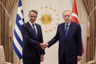 Ο Μητσοτάκης στην Αγκυρα: Εληξε το τετ α τετ με Ερντογάν, συνεχίζονται οι συνομιλίες (LIVE)