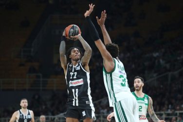 Παναθηναϊκός-ΠΑΟΚ 84-66: Ηττα για τον “Δικέφαλο” στον πρώτο προημιτελικό