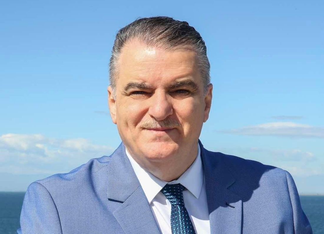 Νίκος Πετρουλάκης