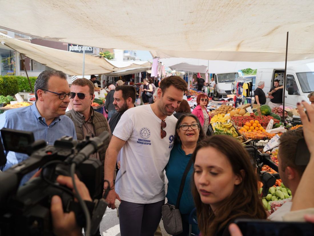 Επίσκεψη του Προέδρου του ΣΥΡΙΖΑ - Προοδευτική Συμμαχία, Στέφανου Κασσελάκη, στη λαϊκή αγορά της Περαίας Θεσσαλονίκης, Δευτέρα 20 Μαΐου 2024.