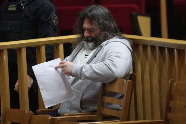 Προκλητικός ο Γιάννης Λαγός στο Εφετείο: «Είμαι ναζιστής – Θα με δικάσετε γι’ αυτό;»