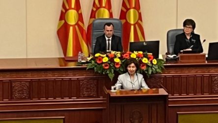 Επιμένει η Σιλιάνοφσκα: “Σέβομαι τη Συμφωνία των Πρεσπών, έχω όμως το δικαίωμα να χρησιμοποιώ τον όρο «Μακεδονία»”