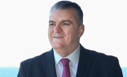 Νίκος Πετρουλάκης: «Επιτακτική η μείωση του ΦΠΑ – Στις 15 του μήνα ο Ελληνας μένει χωρίς λεφτά»