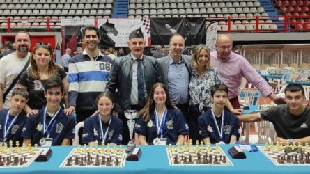 Πρωταθλητές στο σκάκι μαθητές Γυμνασίου από τη Θεσσαλονίκη