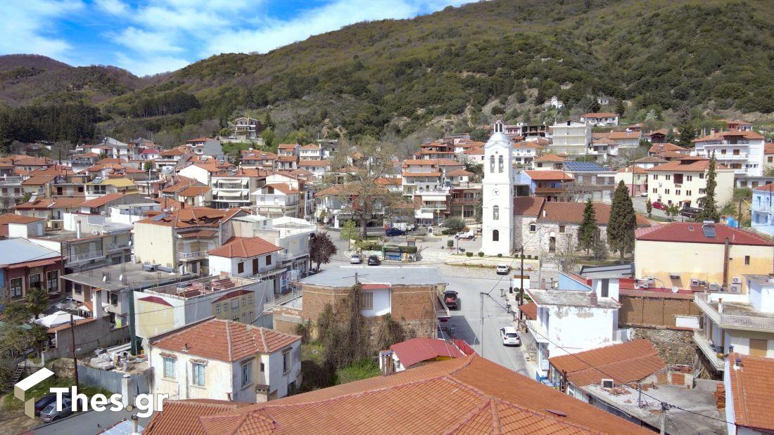 Σοχός χωριό κωμόπολη Νομός Θεσσαλονίκης Θεσσαλονίκη εκκλησία φωτογραφία με drone