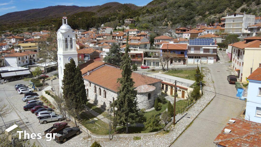 Σοχός χωριό κωμόπολη Νομός Θεσσαλονίκης Θεσσαλονίκη εκκλησία φωτογραφία με drone