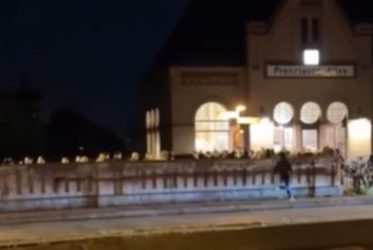 Βίντεο ντοκουμέντο από την αιματηρή συμπλοκή των οπαδών Παναθηναϊκού – Ολυμπιακού στο Βερολίνο