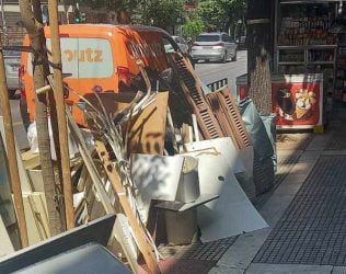 Θεσσαλονίκη: Πρόστιμο σε ιδιώτη που πέταξε μπάζα σε πεζοδρόμιο – Τα εντόπισε ο Στέλιος Αγγελούδης (ΦΩΤΟ)