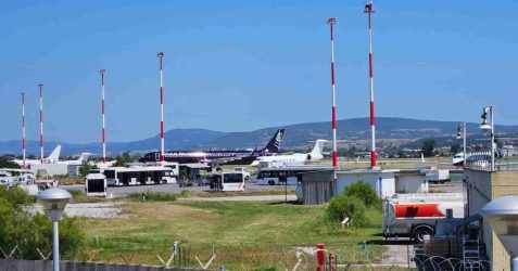 Θεσσαλονίκη: Στο “Μακεδονία” το ιδιωτικό αεροσκάφος του Τομ Κρουζ
