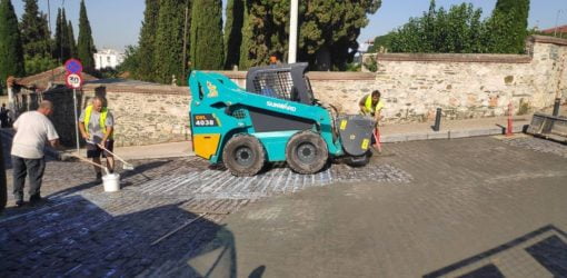 Θεσσαλονίκη: Αρχισαν τα έργα στο δρόμο με τους… κυβόλιθους – Κλειστός μέχρι την Παρασκευή (ΦΩΤΟ)