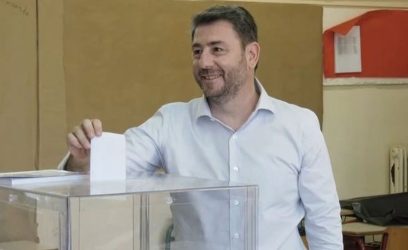 Ευρωεκλογές 2024: Στο Ηράκλειο Κρήτης ψήφισε ο Νίκος Ανδρουλάκης (ΒΙΝΤΕΟ)