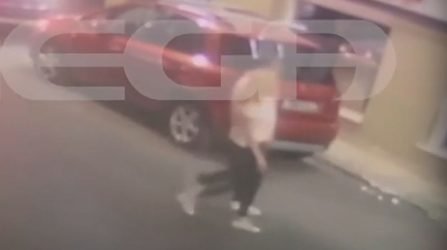 Απόστολος Λύτρας: Η στιγμή που μπαίνει με την ξυλοκοπημένη σύζυγό του στο νοσοκομείο (ΒΙΝΤΕΟ)