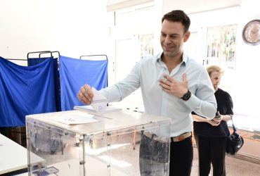 Ευρωεκλογές 2024: Στο Δημοτικό Σχολείο Εκάλης ψήφισε ο Στέφανος Κασσελάκης