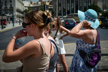 Eκτακτα μέτρα για την προστασία των εργαζομένων από τον καύσωνα