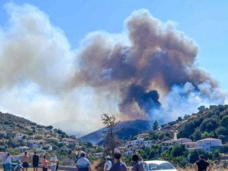 Ανεξέλεγκτη η μεγάλη φωτιά στην Εύβοια παρά την μεγάλη κινητοποίηση – Εκκενώνεται το χωριό Κόσκινα (ΒΙΝΤΕΟ & ΦΩΤΟ)