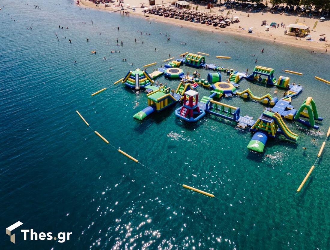 Sea Water Park παραλία Μηλιές Σταυρός Θεσσαλονίκη φουσκωτά παιχνίδια στη θάλασσα