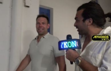 Κασσελάκης: Αντέδρασε με την ερώτηση του ρεπόρτερ για το γάμο του (ΒΙΝΤΕΟ)