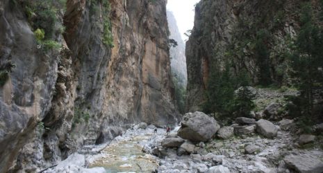 Νεκρή 33χρονη στο Φαράγγι της Σαμαριάς: Επεσε βράχος λόγω της βροχής