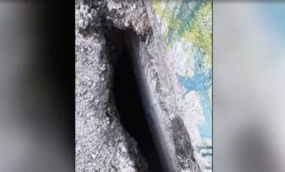 Θεσσαλονίκη: Επικίνδυνες τρύπες και ρωγμές σε αυλή Δημοτικού Σχολείου