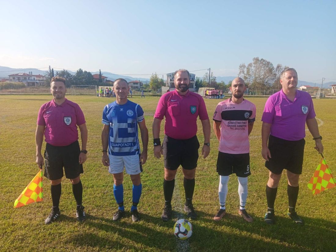 Οι διαιτητές και αρχηγοί στον αγώνα Ιερισσός-Δουμπιά Α' κατηγορία Χαλκιδική