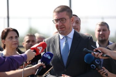 Προκαλεί και πάλι ο Μίτσκοσκι: «Θα αποκαλώ τη χώρα μου Μακεδονία, είναι ανθρώπινο δικαίωμά μου»