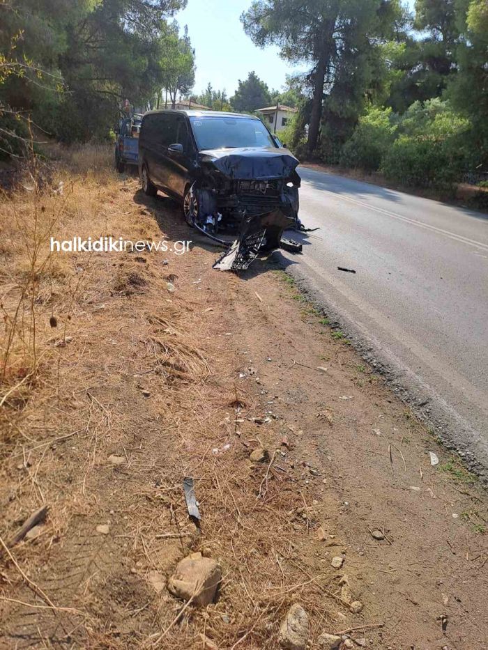 Χαλκιδική καραμπόλα πέντε οχημάτων