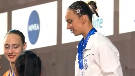 Ζωή Καράγγελου: Παγκόσμια πρωταθλήτρια στο ελεύθερο σόλο της καλλιτεχνικής κολύμβησης