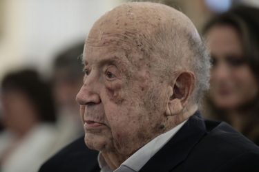 Φίνος Φιλμ: Αποχαιρετά τον Μίμη Πλέσσα με ένα αφιέρωμα – «Αντίο μαέστρο» (ΒΙΝΤΕΟ)