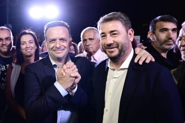 Εκλογές στο ΠΑΣΟΚ: Πρώτος ο Ανδρουλάκης- Οριακά δεύτερος ο Δούκας έναντι του Γερουλάνου