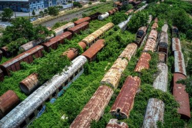Θεσσαλονίκη: Οι κρυφές ιστορίες των 2000 εγκαταλελειμμένων βαγονιών