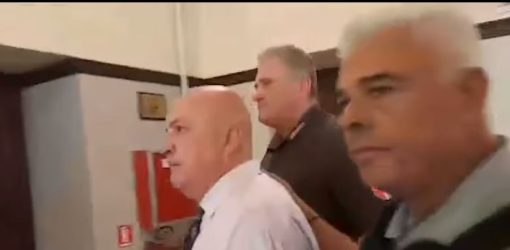 Ενταση με τον πρύτανη του ΑΠΘ και φοιτητές – Παρενέβη η Αστυνομία (ΒΙΝΤΕΟ)