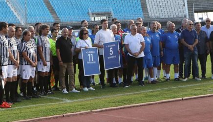 Καβάλα: Οι παλαίμαχοι του ΑΟΚ και του ΠΑΟΚ τίμησαν τη μνήμη του Π. Κούντουρα και του Στ. Παπαδάκη (ΦΩΤΟ)