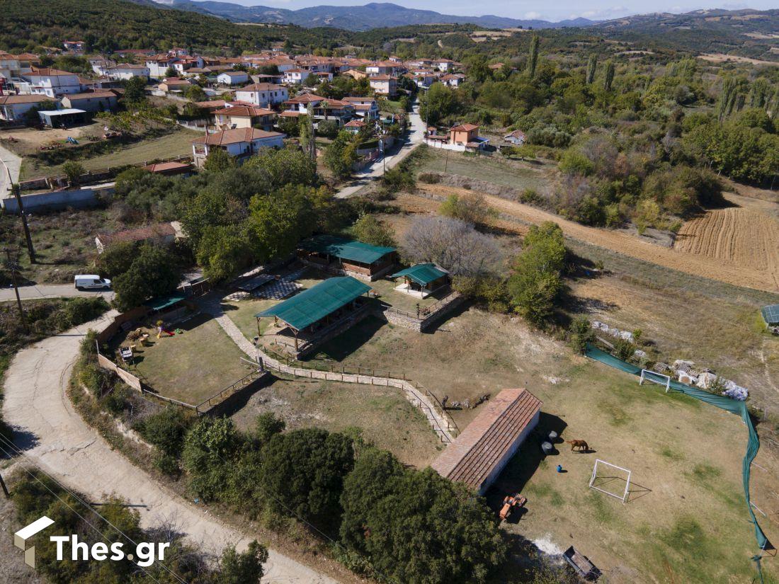 Woodhouse Cafe Bar Αναψυκτήριο Δουμπιά Χαλκιδική Ζερβοροχώρια παιχνίδι drone
