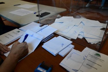 Εκλογές ΠΑΣΟΚ: Εκλεισαν οι κάλπες – Τι ώρα θα βγει το αποτέλεσμα