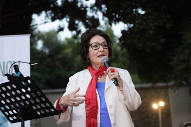Σταματά το τραγούδι η Νανά Μούσχουρη – «Νομίζω πως έχω κάνει αρκετά, δεν είμαι πια νέα»