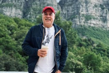 Παντρεύτηκε τον σύντροφό του ο Φώτης Σεργουλόπουλος