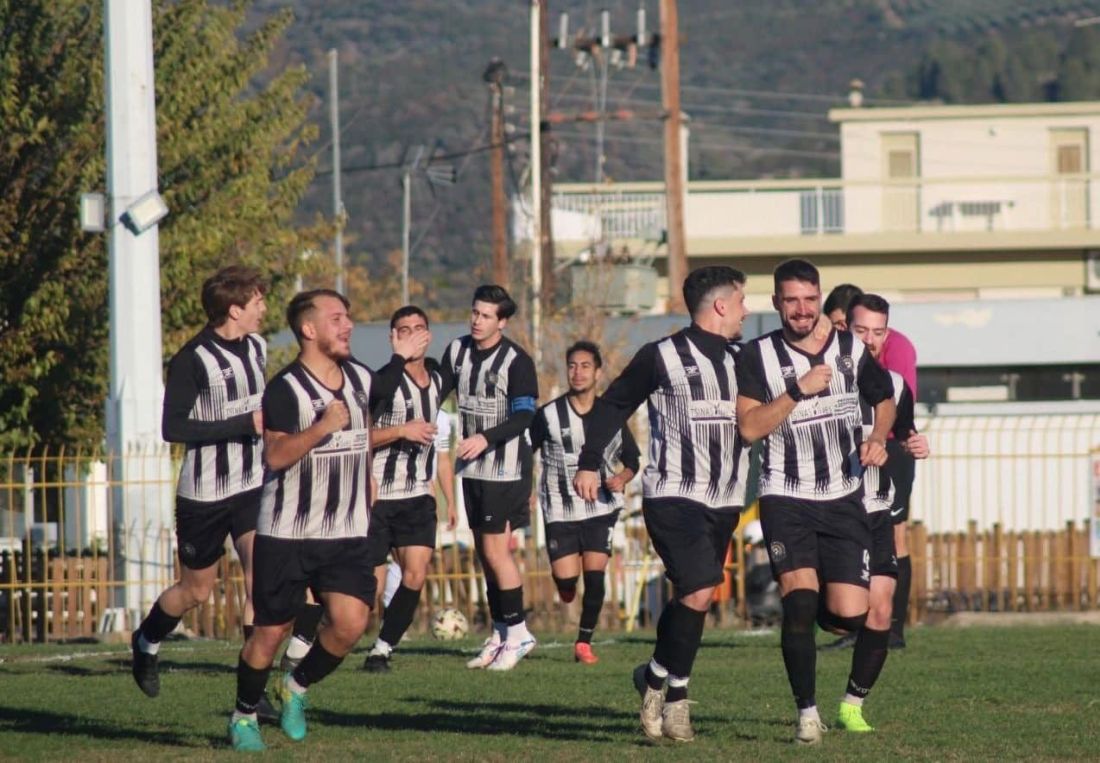 Χαμόγελα για τους παίκτες της πρωτοπόρου Δόξας Ορμύλιας