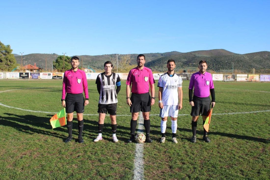 Οι διαιτητές και αρχηγοί της συνάντησης