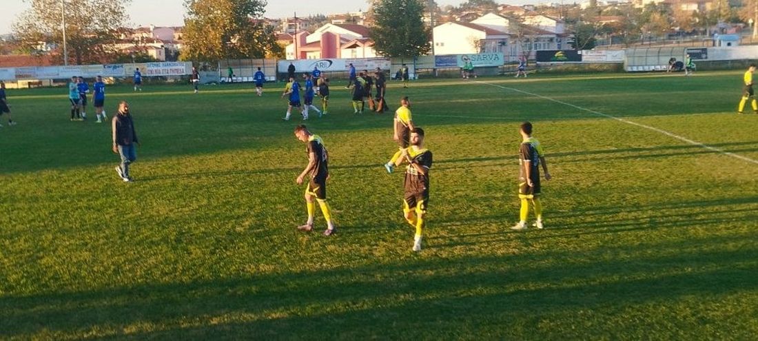 Πανηγυρισμοί των παικτών του Αγίου Νικολάου με την λήξη
