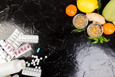 Τι τροφές πρέπει να τρώτε όταν παίρνετε αντιβίωση