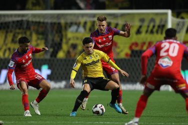 Aρης – Βόλος 0-1: Βαριά ήττα για τους “κίτρινους” στο Βικελίδης με παράπονα για τη διαιτησία